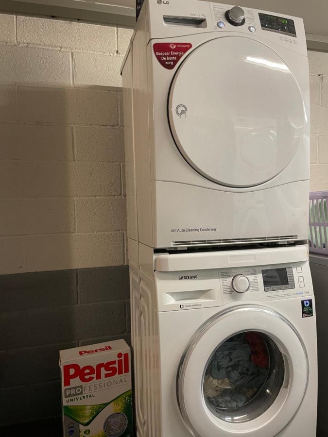 Large Room In Schuttrange Free Parking 10Mins To Airport Excellent Customer Services Exterior foto